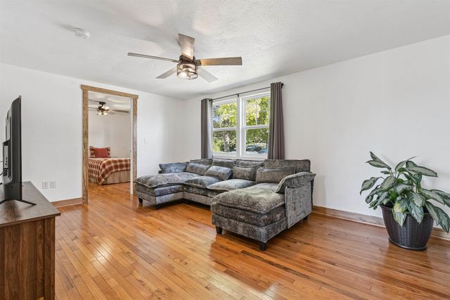 401 Brush Avenue, Urbana, IA 52345