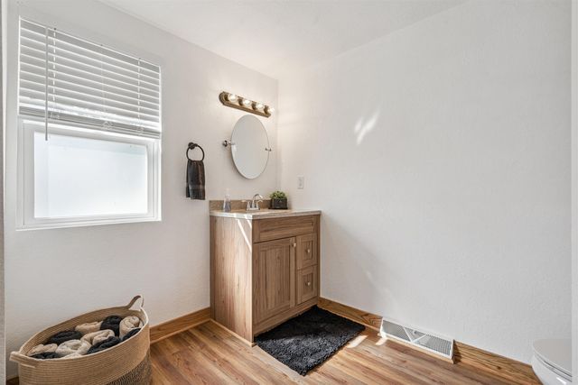 401 Brush Avenue, Urbana, IA 52345