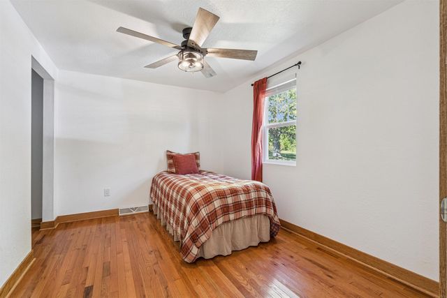 401 Brush Avenue, Urbana, IA 52345