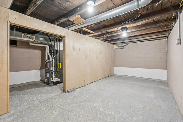 401 Brush Avenue, Urbana, IA 52345