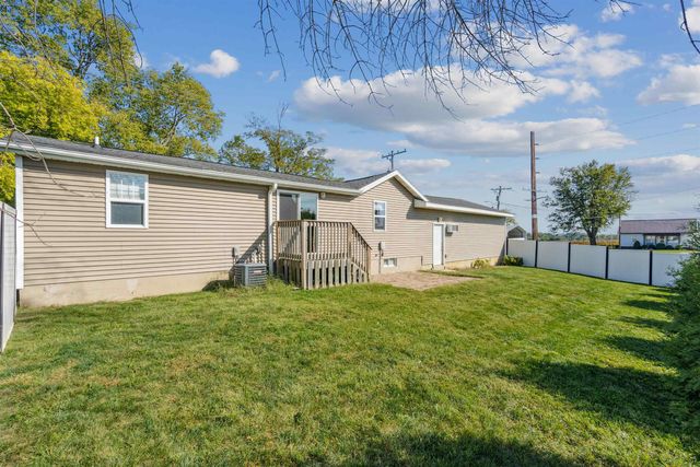 401 Brush Avenue, Urbana, IA 52345