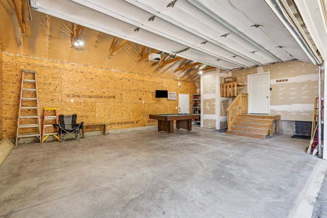 401 Brush Avenue, Urbana, IA 52345