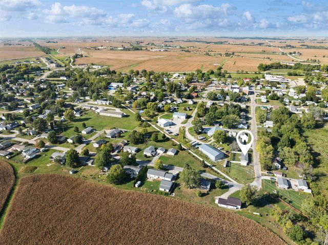 401 Brush Avenue, Urbana, IA 52345