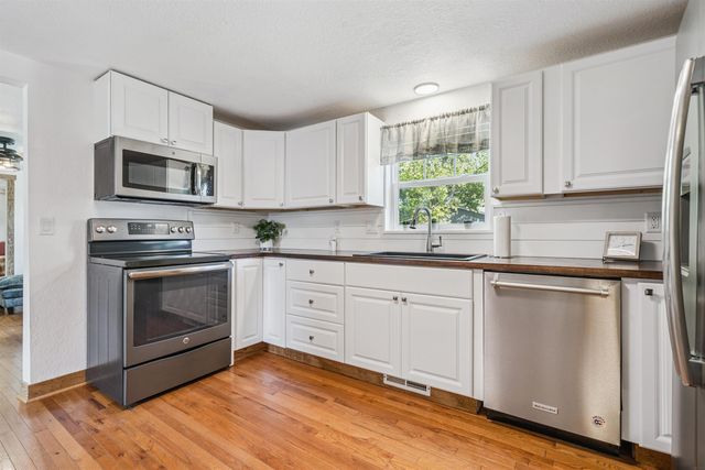 401 Brush Avenue, Urbana, IA 52345