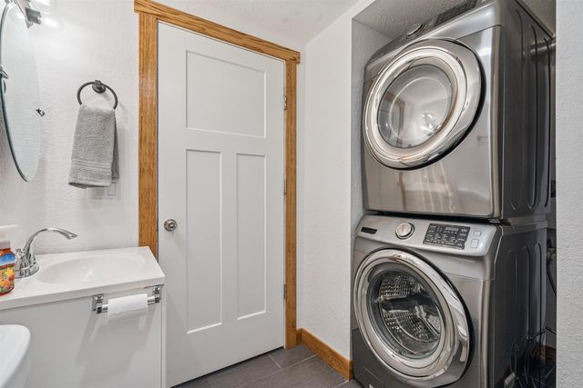 401 Brush Avenue, Urbana, IA 52345