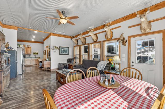 325 Freeman Ln, Hartsville, TN 37074