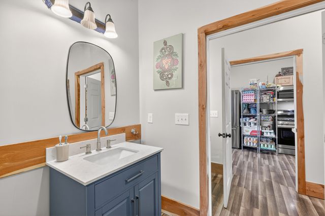 325 Freeman Ln, Hartsville, TN 37074