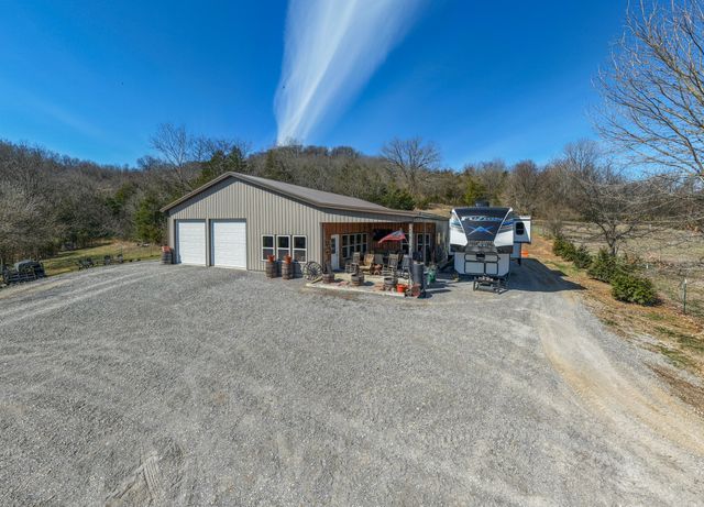325 Freeman Ln, Hartsville, TN 37074