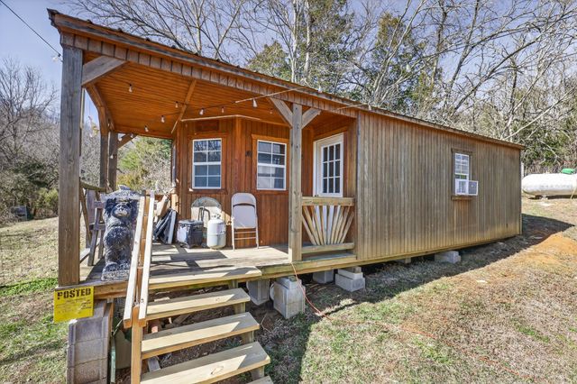 325 Freeman Ln, Hartsville, TN 37074