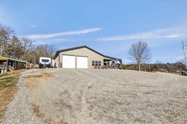 325 Freeman Ln, Hartsville, TN 37074