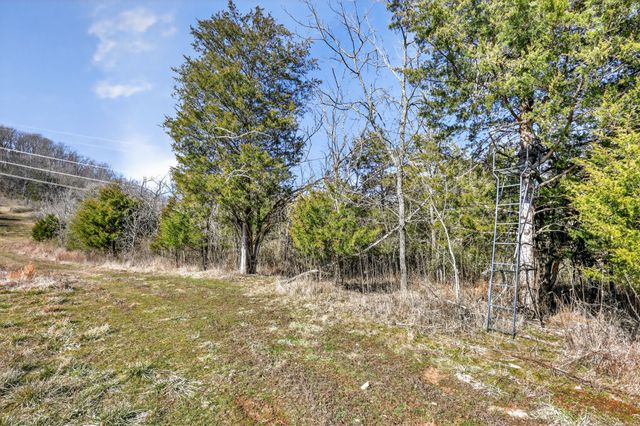 325 Freeman Ln, Hartsville, TN 37074