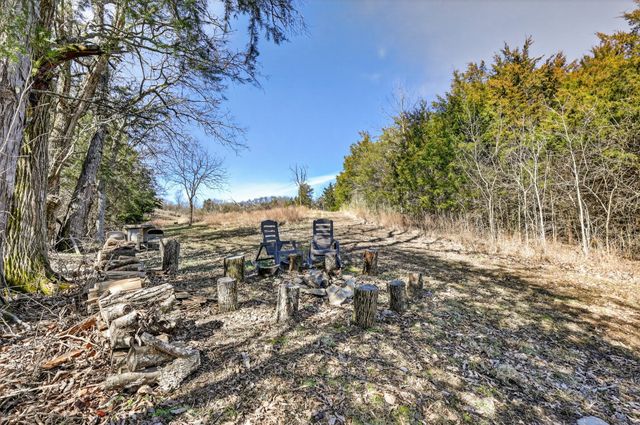 325 Freeman Ln, Hartsville, TN 37074