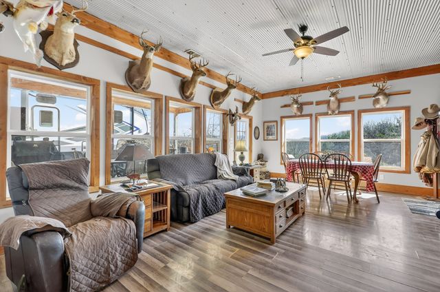 325 Freeman Ln, Hartsville, TN 37074