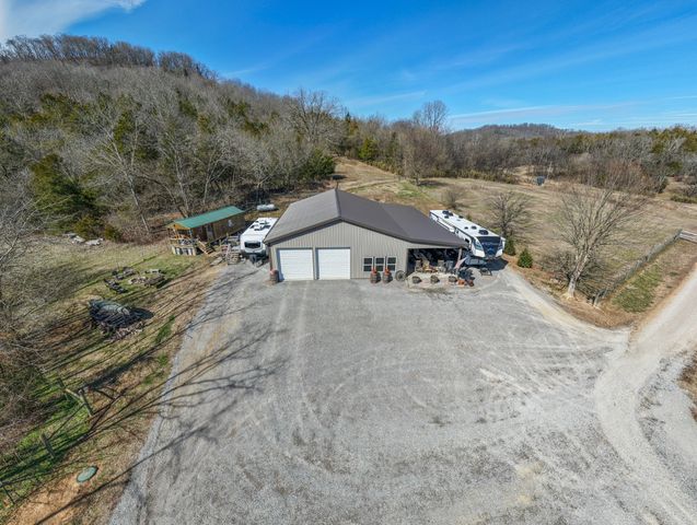 325 Freeman Ln, Hartsville, TN 37074