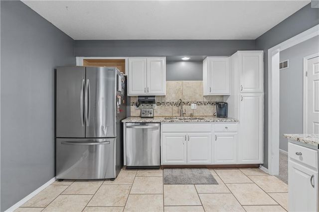 6221 ALBERVAN Street, Shawnee, KS 66216