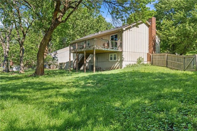6221 ALBERVAN Street, Shawnee, KS 66216