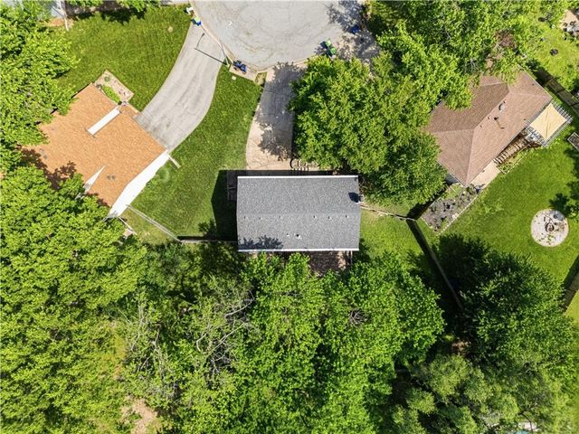 6221 ALBERVAN Street, Shawnee, KS 66216