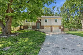 6221 ALBERVAN Street, Shawnee, KS 66216