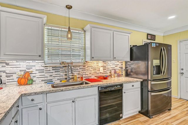 6605 Fairway Drive, Galveston, TX 77551