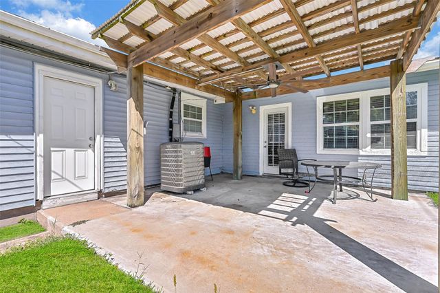 6605 Fairway Drive, Galveston, TX 77551