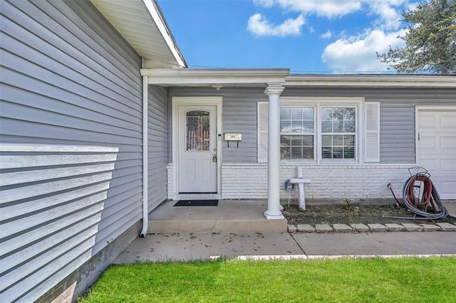 6605 Fairway Drive, Galveston, TX 77551