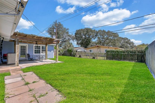 6605 Fairway Drive, Galveston, TX 77551