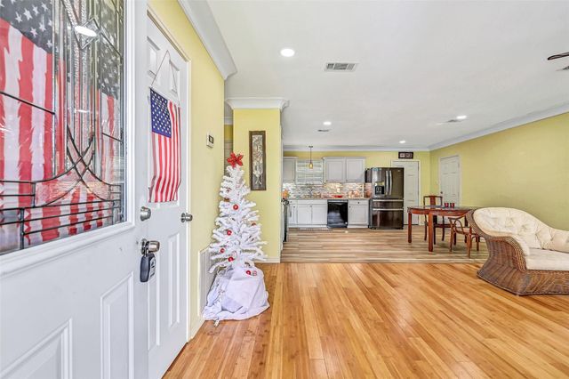 6605 Fairway Drive, Galveston, TX 77551