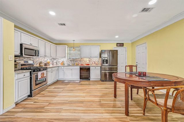 6605 Fairway Drive, Galveston, TX 77551