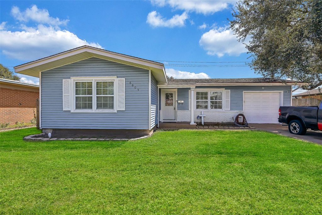 6605 Fairway Drive, Galveston, TX 77551