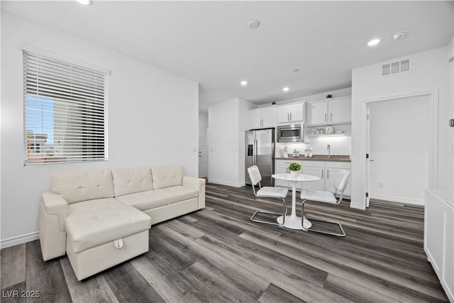 1291 Valencia Cliffs Avenue, Henderson, NV 89012