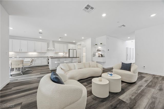 1291 Valencia Cliffs Avenue, Henderson, NV 89012