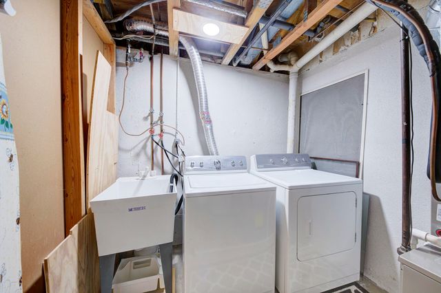 23528 Woodshire Court, Novi, MI 48375