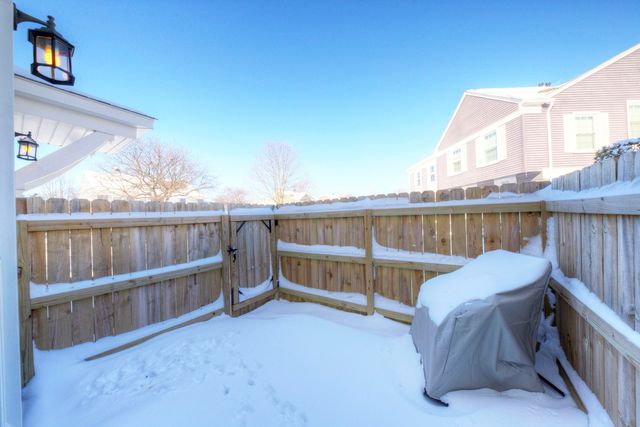 23528 Woodshire Court, Novi, MI 48375