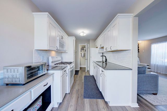 23528 Woodshire Court, Novi, MI 48375