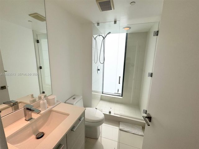 650 NE 32nd St 1901, Miami, FL 33137