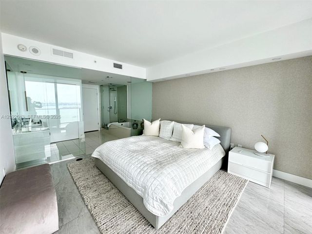 650 NE 32nd St 1901, Miami, FL 33137