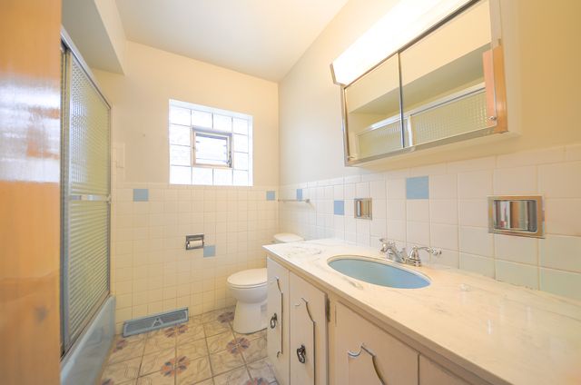 5010 Forster Avenue, Schiller Park, IL 60176