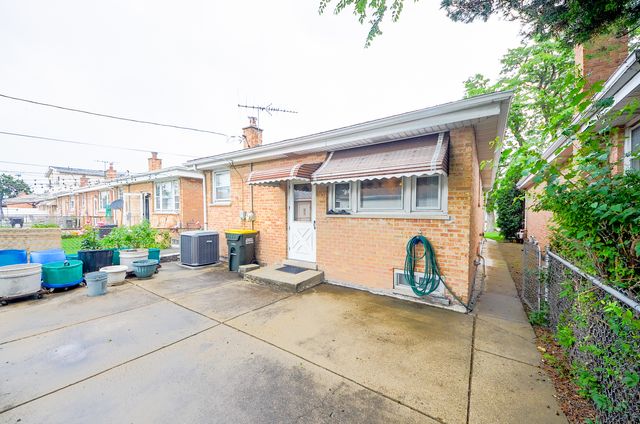 5010 Forster Avenue, Schiller Park, IL 60176