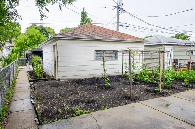 5010 Forster Avenue, Schiller Park, IL 60176