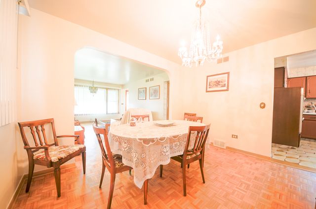 5010 Forster Avenue, Schiller Park, IL 60176