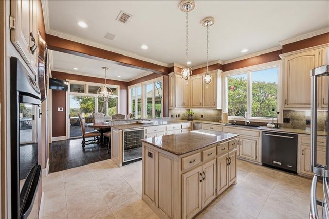 200 Falcon Ridge, Aledo, TX 76008