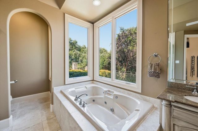 200 Falcon Ridge, Aledo, TX 76008