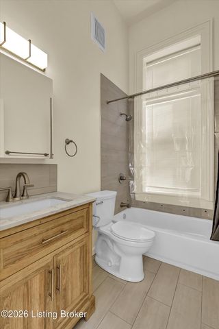 124 E Oak St 2, Louisville, KY 40203