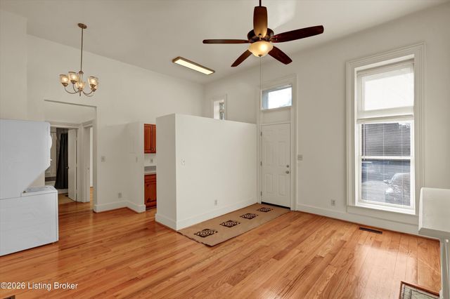 124 E Oak St 2, Louisville, KY 40203