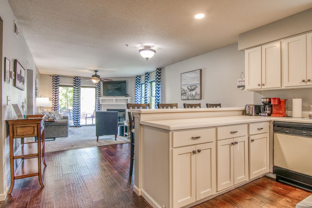 123 Bunker Ridge Drive 4, Branson, MO 65616