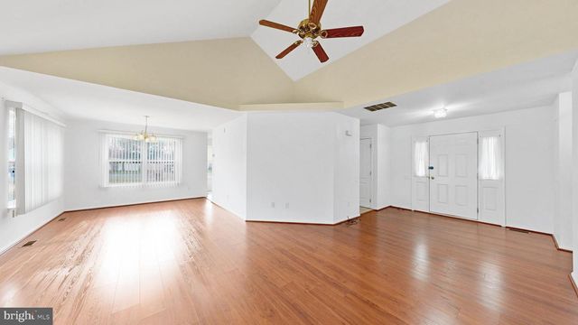 5 GREENWICH DR, Dover, DE 19901