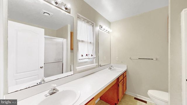 5 GREENWICH DR, Dover, DE 19901