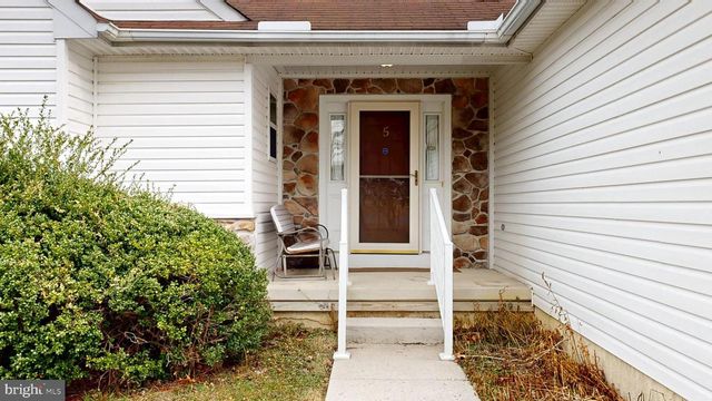5 GREENWICH DR, Dover, DE 19901