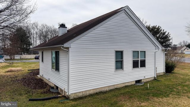 5 GREENWICH DR, Dover, DE 19901