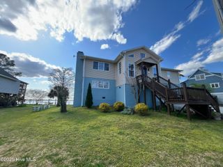 321 Riverside Drive, New Bern, NC 28560